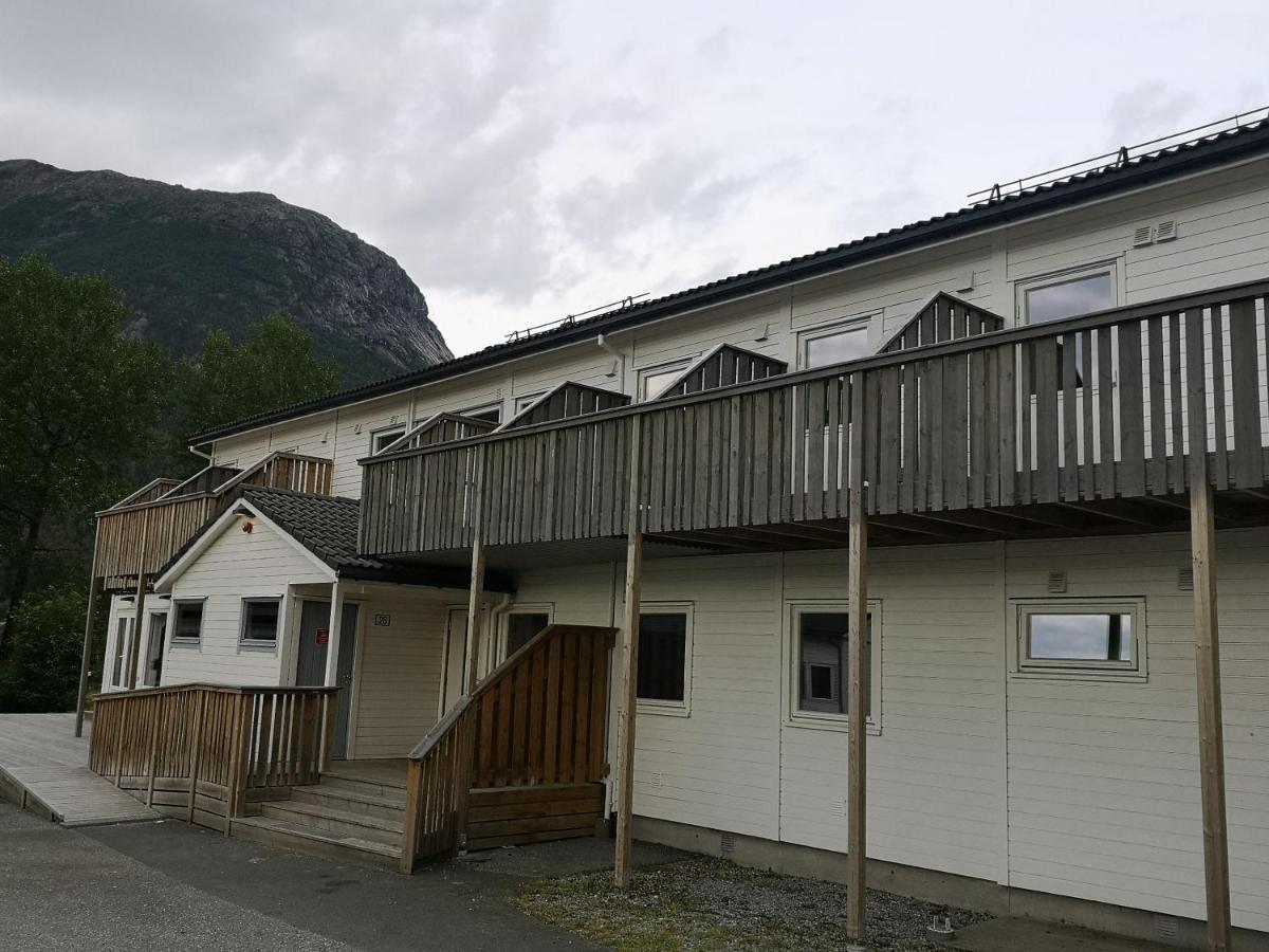 Kinsarvik Hostel Extérieur photo